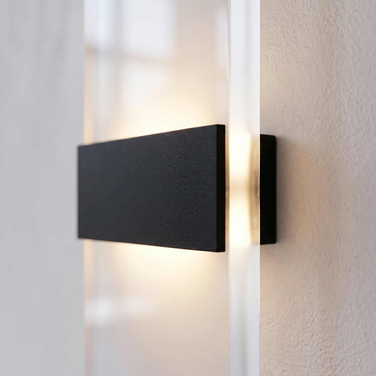 
Velo Minimalist LED Wall Sconce